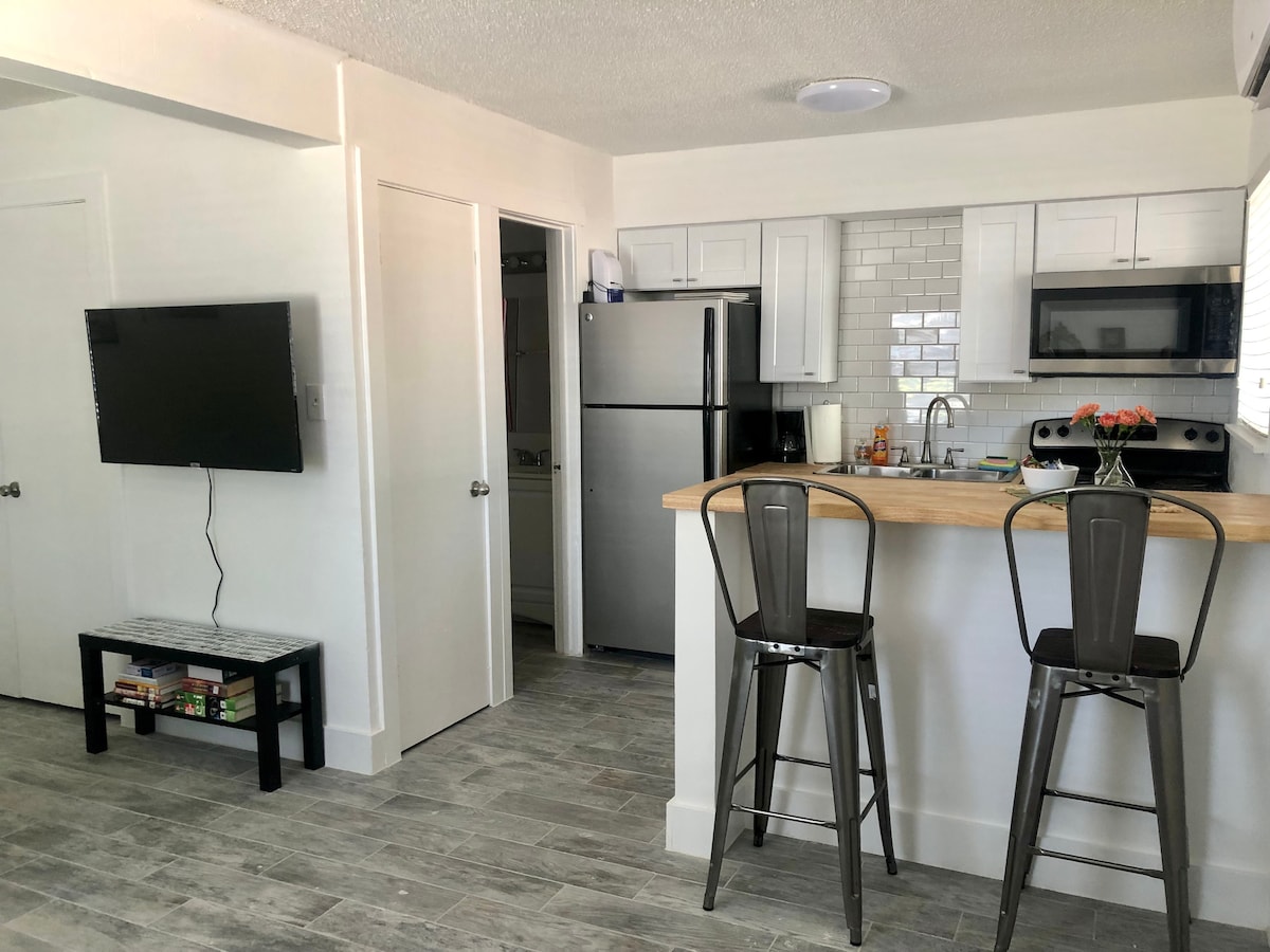 Apt#1 - Private Studio with full kitchen photo 5