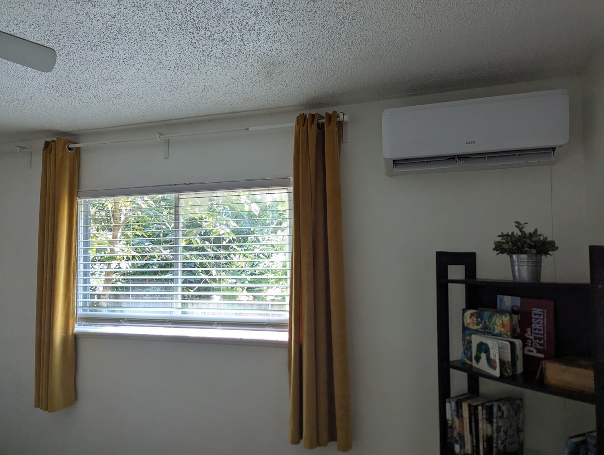 Apt #12 - 2BR/1BA Apartment photo 6