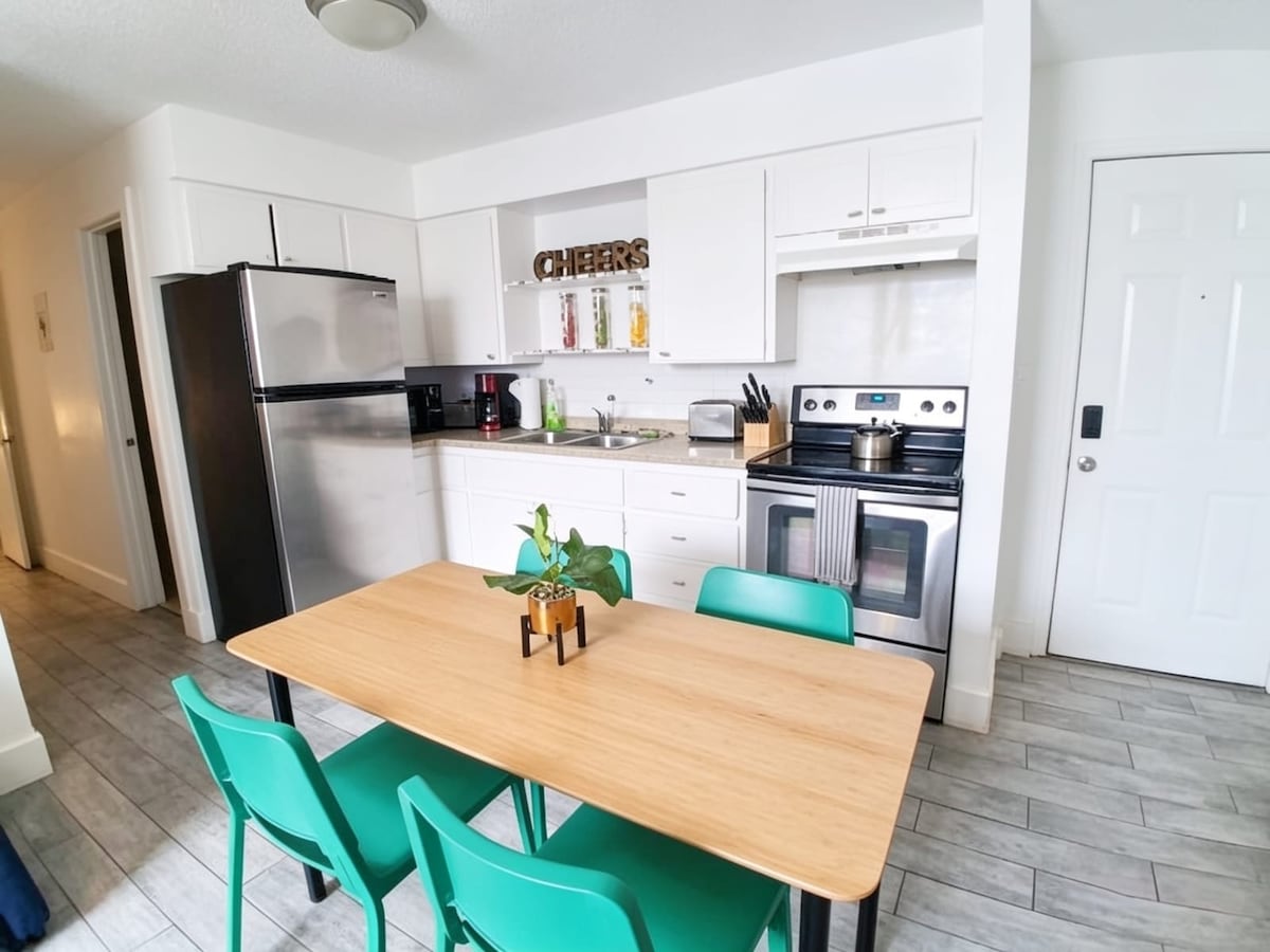 Modern 2BR Near Downtown Austin photo 3