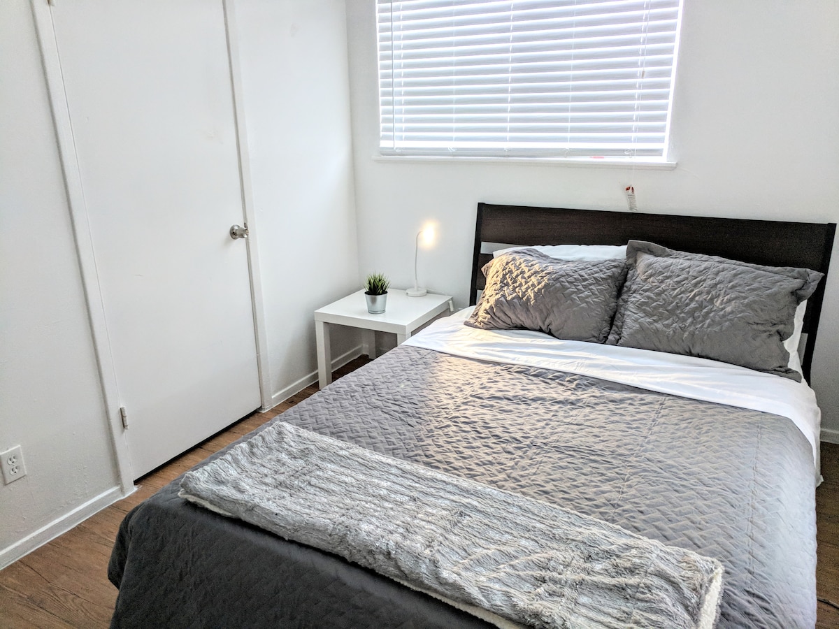 Apt # 15 - 2 bedroom/1 bath w/ kitchen. photo 3