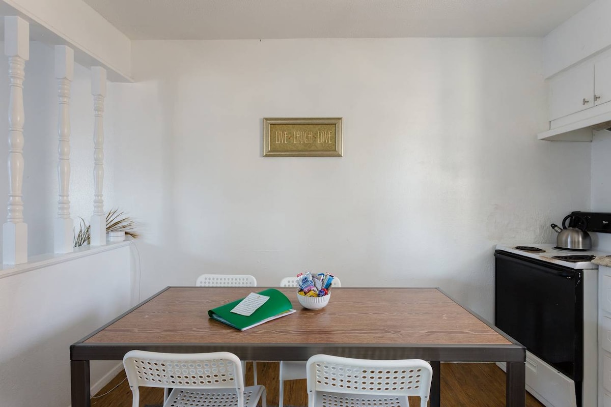 Apt # 15 - 2 bedroom/1 bath w/ kitchen. photo 6