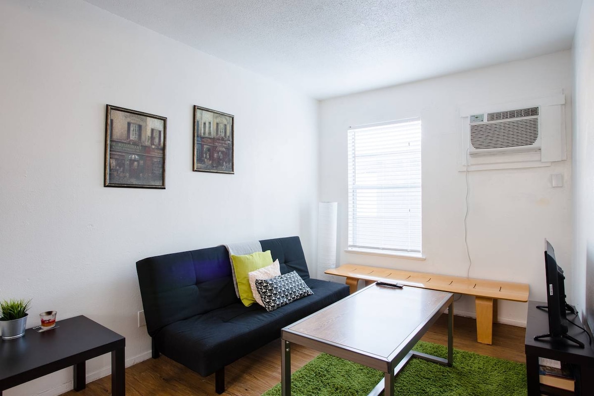 Apt # 15 - 2 bedroom/1 bath w/ kitchen. photo 8