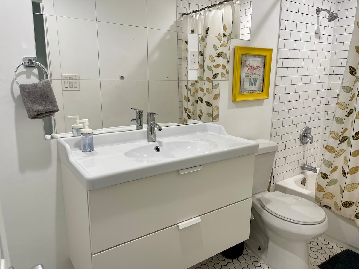 Apt#16 Spacious 2BR/1bath photo 5