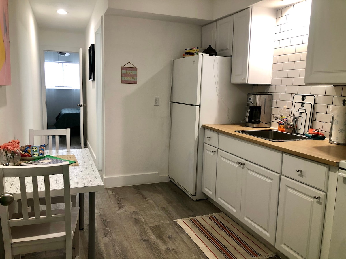 Apt#19A Private Eastside Studio. photo 4