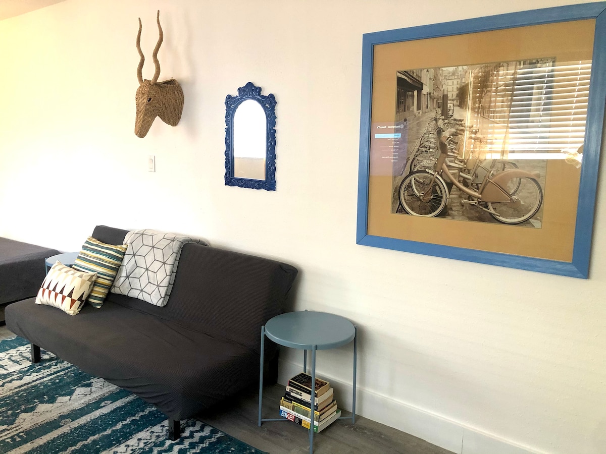 Apt #19 Economical Eastside Studio photo 8