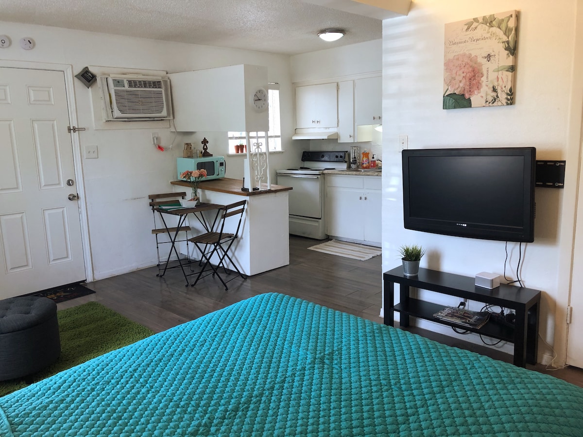 Affordable Austin Studio | Easy Downtown Access photo 3