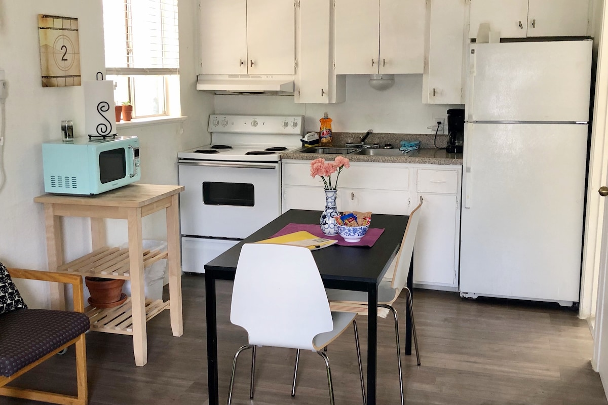 Apt#6 private studio near AUS and downtown! photo 8