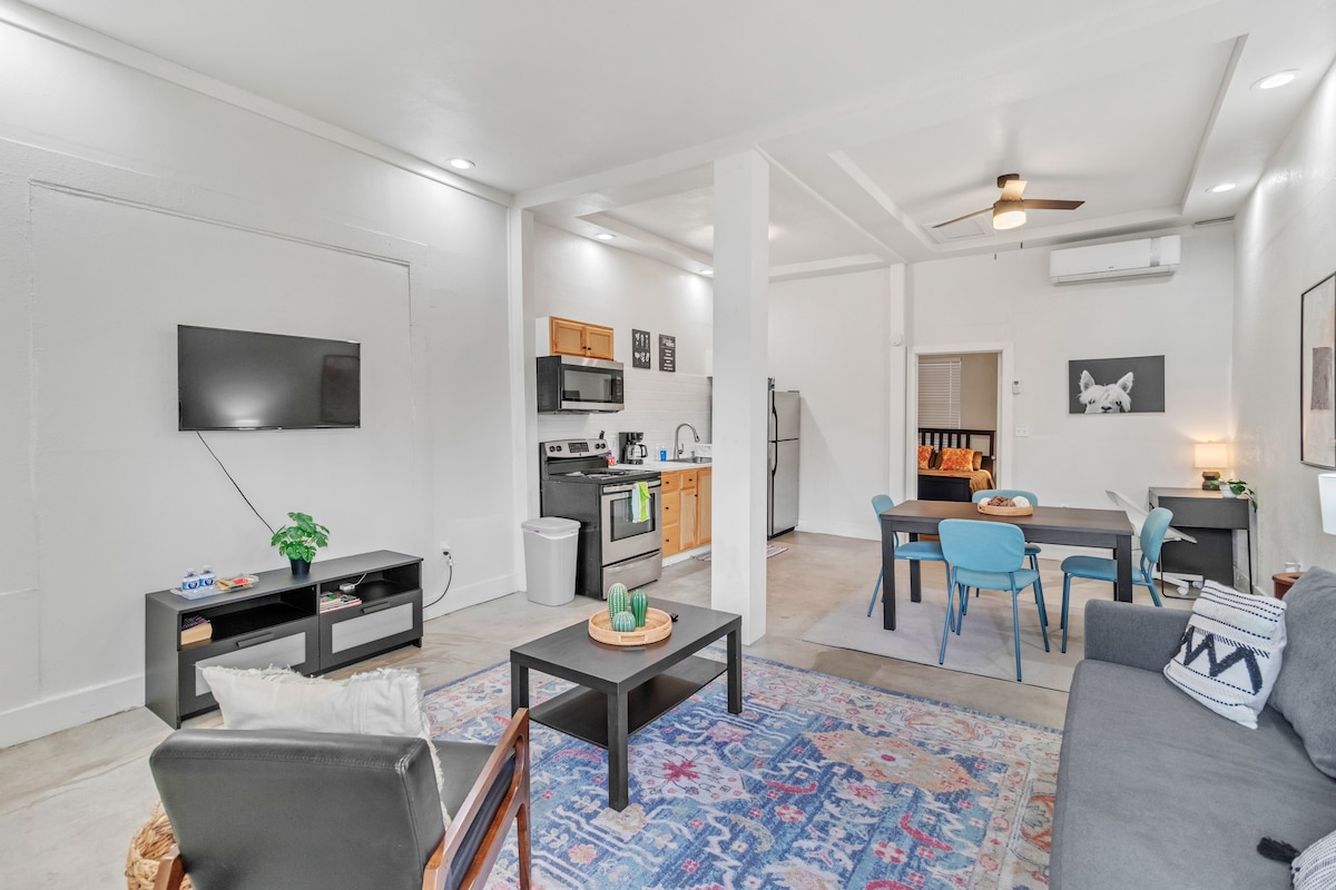 1Bedroom w/sofabed near Downtown, Free Parking,W/D photo 3