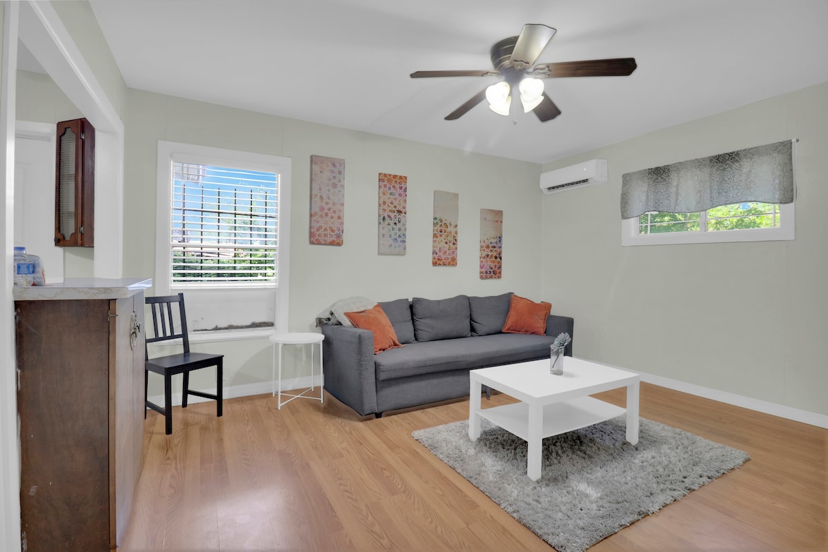 2BR,Renovated Bath, Long Stays, W/D, Parking, Wifi photo 2