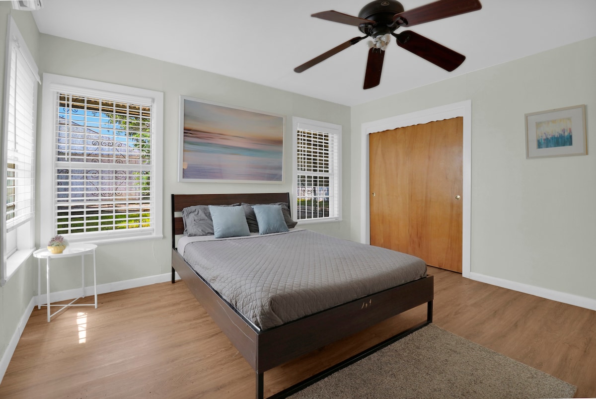 2BR,Renovated Bath, Long Stays, W/D, Parking, Wifi photo 6