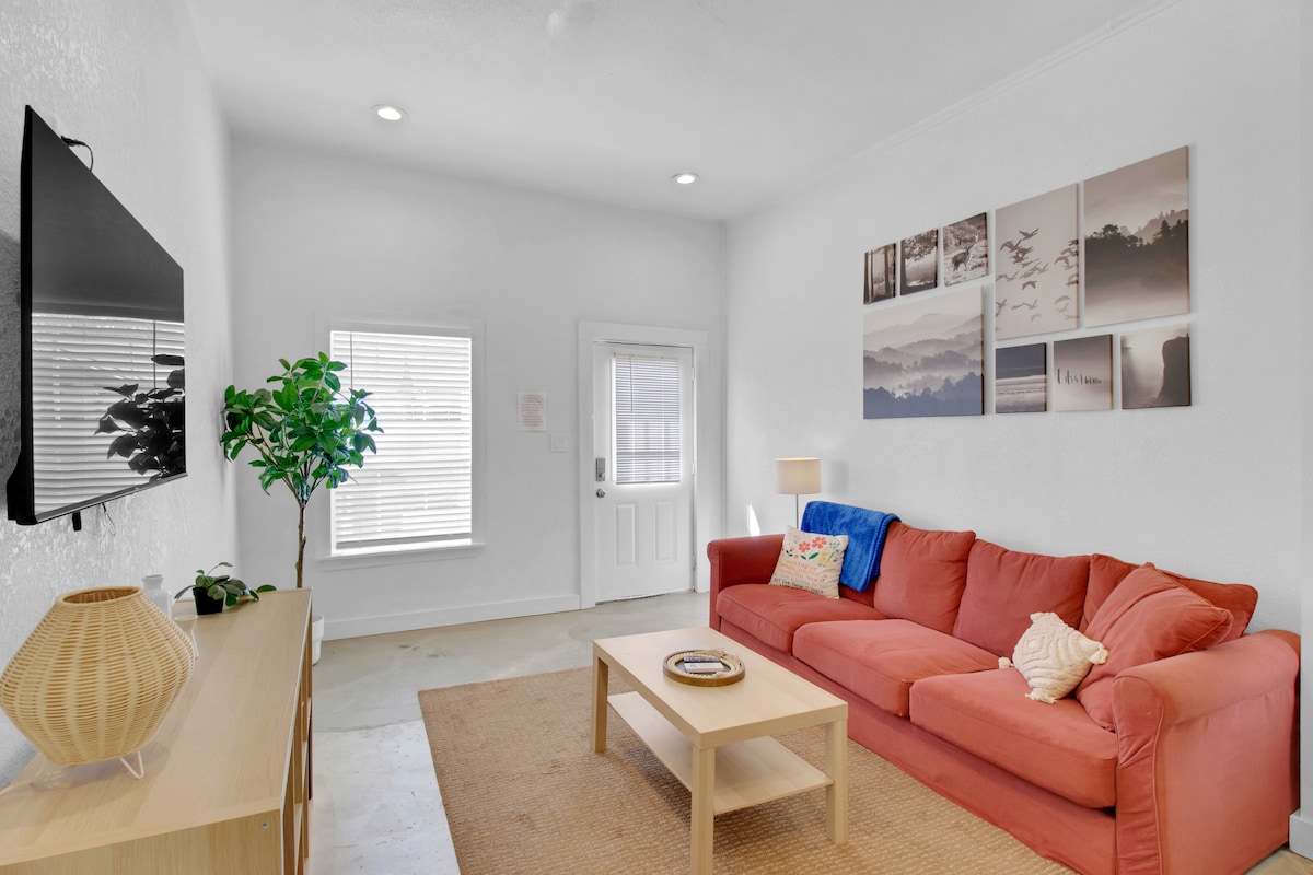 Fast WiFi-FREE Parking-Smart TV-W/D-Close 2 Dwntn photo 8