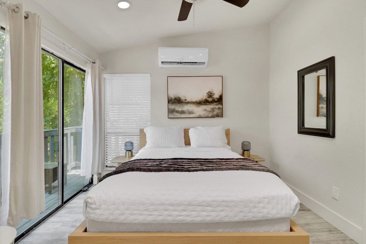 Bright Modern Studio | Walk ATX Hotspots & Music photo 3