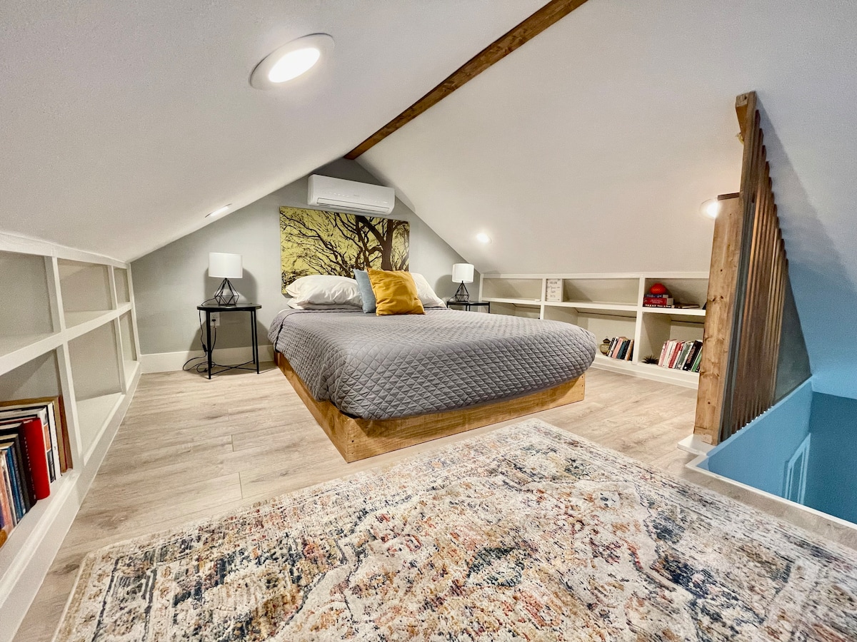Stylish Studio - Loft Bed - Your Cozy City Haven photo 3