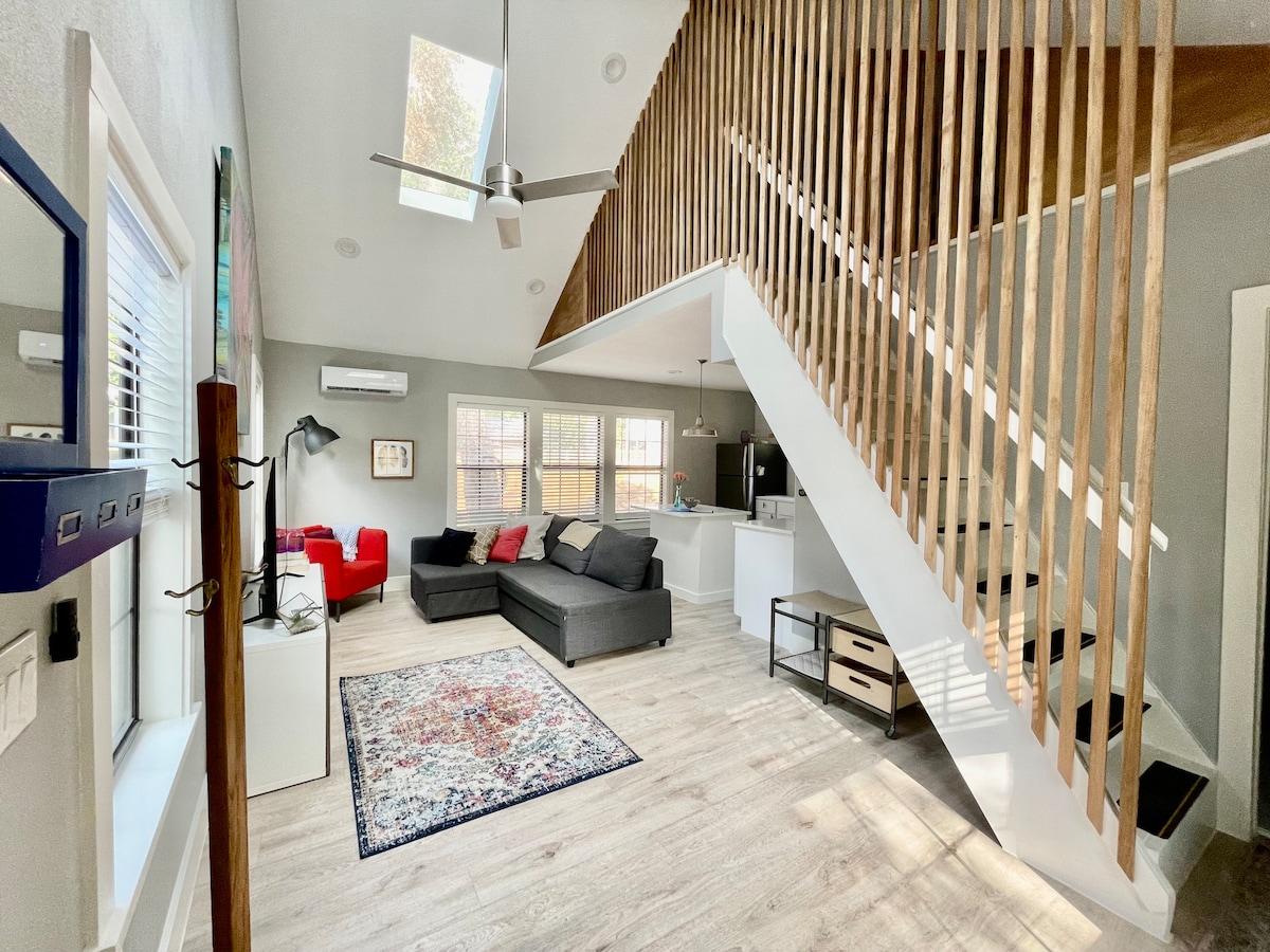 Stylish Studio - Loft Bed - Your Cozy City Haven photo 4
