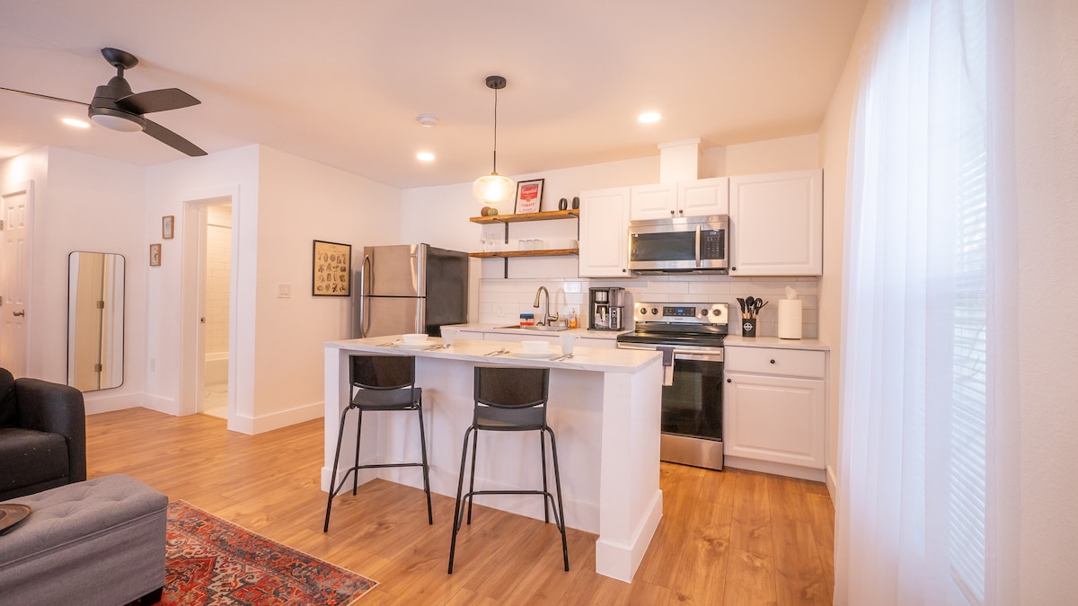 First Floor Private Studio Minutes from Lackland photo 2
